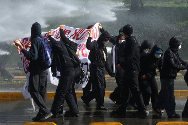Santiago, October 1, 2026. The Chilean Student Confederation and social organizations are calling for a national strike in Santiago and other regions, demanding funding for public education as part of the debate on the 2027 Budget Bill. Jonnathan Oyarzun Aton Chile, Santiago, Chile Aton 1195865  Copyright: JONNATHANxOYARZUN ATONxCHILE