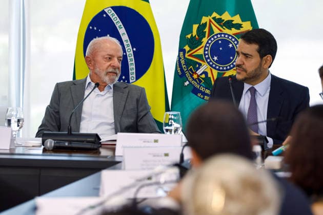 BRASiLIA, DF - 01.10.2026: GRANTING OF THE REI PELÃ TRAINING CENTER T - President Lula at the signing of the onerous transfer of the Rei PelÃ Training Center, this Thursday (10 1) at the Planalto Palace. x3023078x  JoaoxPedroxCarvalho