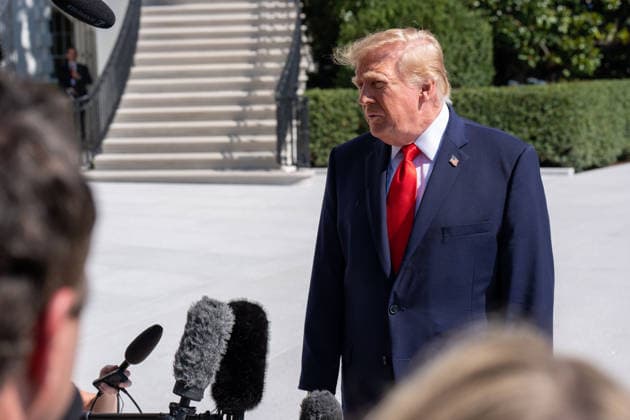 October 1, 2026, Washington, District Of Columbia, USA: US PRESIDENT DONALD TRUMP speaks to members of the press before departing the White House aboard Marine One from the South Lawn in Washington, DC. Washington USA - ZUMAs365 20261001_znp_s365_015 Copyright: xJoeyxSussmanx