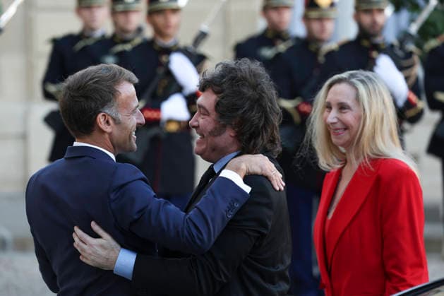 NEWS : Accueil de Javier Milei par Emmanuel Macron - Paris - 01 10 2026 Accueil de Javier MILEI, PrÃ sident de la RÃ publique d™Argentine, par Emmanuel Macron PrÃ sident de la RÃ publique Francaise. ParisFrance  Copyright: xMichtofx