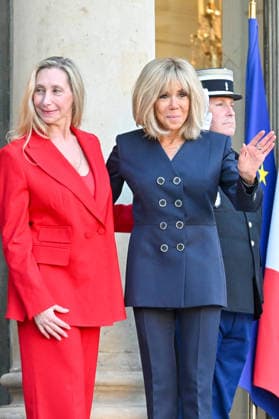 The French president and his wife, First Lady Brigitte Macron, welcome the Argentine president and the secretary general of the Argentine presidency—who is also the president’s sister—Karina Milei, to the Élysée Palace in Paris, France, on October 1, 2026. Christian Liewig Bestimage. French President and his wife, Brigitte Macron, greet the Argentine President and the General Secretary of the Argentine Presidency—and the president’s sister—Karina Milei ahead of their meeting at the Élysée Palace on October 1, 2026, in Paris, France. Paris, France Copyright: xChristianxLiewigx xBestimagexChristianxLiewigx xBestimagex