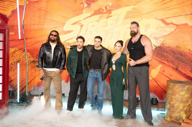 IPA89188006 - London, promotional photos for the movie Street Fighter on Leake Street. Pictured: Jason Mamoa, Andrew Koji, Noah Centineo, Callina Laing, Olivier Richters.  Copyright: xCristinaxMasseix xCristinaxMasseix IPA89188006