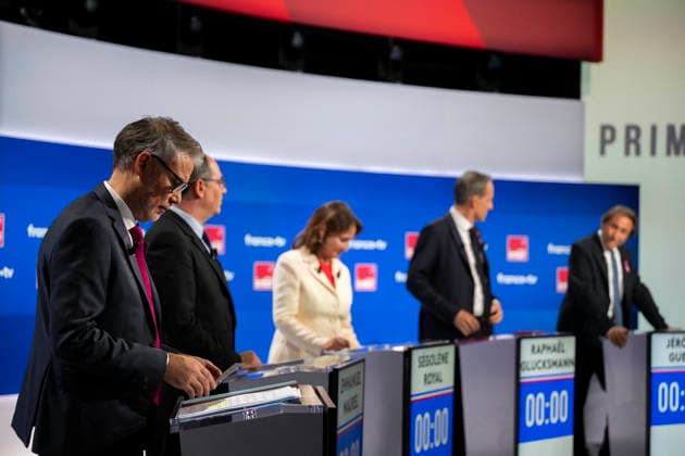Debate for the Socialist and Democratic Left primary - Paris EB The candidates in the Socialist (PS) and centre-left Place Publique (PP) parties primary ahead of french 2027 presidential election Olivier Faure, Emmanuel Maurel, Segolene Royal, Raphael Glucksmann and Jerome Guedj, before a debate on French public TV channel France 2 and French public radio channel France Inter, at Maison de la Radio et de la Musique, in Paris, on October 1, 2026. Photo by Eliot Blondet ABACAPRESS.COM Paris France France  Copyright: xBlondetxEliot ABACAx