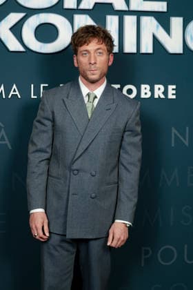 Jeremy Allen White attends the *The Social Reckoning* photocall at Le Pathé Palace on October 1, 2026, in Paris, France 460108 2026 10 01  Copyright: xLionelxGuericolasx xStarfacex STAR_460108_018