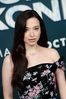 Mikey Madison attends the *THE SOCIAL RECKONING* photocall at Le Pathé Palace on October 1, 2026, in Paris, France 460108 2026 10 01  Copyright: xLionelxGuericolasx xStarfacex STAR_460108_021