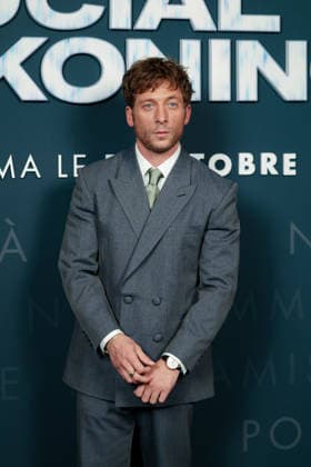 Jeremy Allen White attends the *The Social Reckoning* photocall at Le Pathé Palace on October 1, 2026, in Paris, France 460108 2026 10 01  Copyright: xLionelxGuericolasx xStarfacex STAR_460108_035