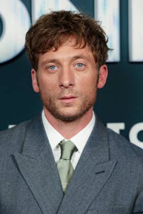 Jeremy Allen White attends the *The Social Reckoning* photocall at Le Pathé Palace on October 1, 2026, in Paris, France 460108 2026 10 01  Copyright: xLionelxGuericolasx xStarfacex STAR_460108_053