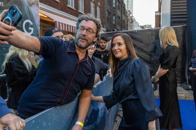 October 1, 2026, London, United Kingdom: Jennifer Peedom takes a selfie with a fan at the Gala Screening of TENZING at Curzon Mayfair, London.Cast and Guests attend the red carpet for the London Gala Screening of TENZING at Curzon Mayfair London United Kingdom  - ZUMAs197 20261001_aaa_s197_300 Copyright: xPhilxLewisx