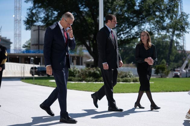 DC: Trump Departure en route Denton, Texas United States Senate Majority Leader John Thune (Republican of South Dakota) walks on the South Lawn of the White House in Washington, DC, USA, on Thursday, October 1, 2026. President Trump and Vice President Vance are expected to be on the campaign trail almost every day in October, as surveys show Republicans rapidly losing ground amid voter anger over the economy and the war in Iran. Credit: CNP AdMedia EDITORIAL USE ONLY  Copyright: xx AdMediax admphotosthree018794
