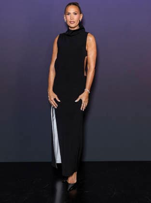 Vitaa Photo Call from the Messika fashion show in Paris on October 1, 2026 @ BestImage France  Copyright: xOLIVIERxBORDEx xBESTIMAGExOLIVIERxBORDEx xBESTIMAGEx