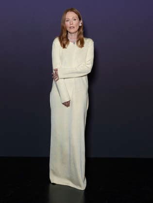 Julianne Moore at the Messika fashion show photo call in Paris on October 1, 2026 @ BestImage France  Copyright: xOLIVIERxBORDEx xBESTIMAGExOLIVIERxBORDEx xBESTIMAGEx