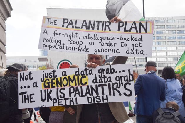 October 1, 2026, London, England, United Kingdom: Protesters gather outside St Thomas hospital calling on the UK government to keep the US tech company Palantir out of the NHS. London United Kingdom  - ZUMAv130 20261001_zip_v130_008 Copyright: xVukxValcicx