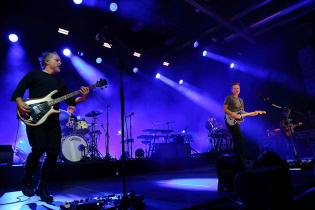 Nick Harmer, Jason McGerr, Zac Rae, Ben Gibbard und Dave Depper, v.l., von der Band Death Cab for Cutie bei einem Konzert in der Columbiahalle in Berlin, 1. Oktober 2026. Death Cab for Cutie Konzert Berlin