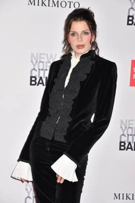 NEW YORK, NY- OCTOBER 1: Julia Fox at the New York City Ballet 2026 Fall Gala at the David H. Koch Theater at Lincoln Center Plaza on October 1, 2026 in New York City. Copyright: xmpi099 MediaPunchx