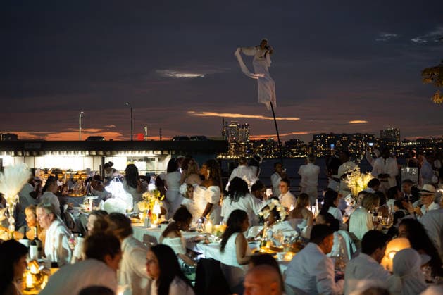 Diner en Blanc returns to New York City NEW YORK, UNITED STATES - OCTOBER 01: Hundreds of guests dressed in white gather at Pier 84 in Manhattan for New York City’s annual Diner en Blanc, in United States on October 01, 2026. Originating in Paris in 1988 and now staged across major global cities, the secretive pop-up event brings attendees together for an evening of open-air dining, music, and dancing along the Hudson River waterfront. Lokman Vural Elibol Anadolu New York United States. Editorial use only. Please get in touch for any other usage.  Copyright: x2026xAnadoluxLokmanxVuralxElibolx