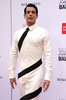 Gilbert Bolden III at arrivals for New York City Ballet 2026 Fall Fashion Gala, David H. Koch Theater at Lincoln Center, New York, NY, October 01, 2026. Photo By: Kristin Callahan Everett Collection New York City Ballet 2026 Fall Fashion Gala PUBLICATIONXNOTxINxCANxCHNxFRAxITAxJPNxNORxPOLxRUSxESPxUKxUSA