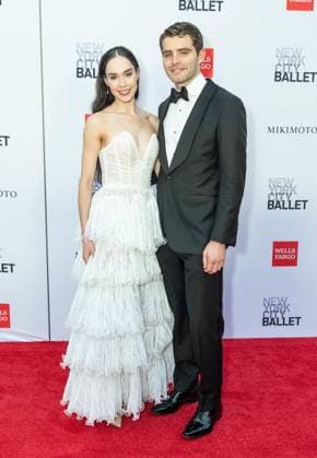 October 1, 2026, Bronx, New York, USA: Mira Nadon (L) attends New York City Ballet Fall Fashion Gala at David H. Koch Theater in New York, NY on October 1, 2026. Bronx USA  - ZUMAr339 20261001_znp_r339_009 Copyright: xLevxRadinx
