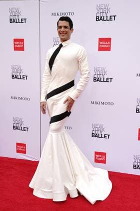 Gilbert Bolden III at arrivals for New York City Ballet 2026 Fall Fashion Gala, David H. Koch Theater at Lincoln Center, New York, NY, October 01, 2026. Photo By: Kristin Callahan Everett Collection New York City Ballet 2026 Fall Fashion Gala PUBLICATIONXNOTxINxCANxCHNxFRAxITAxJPNxNORxPOLxRUSxESPxUKxUSA