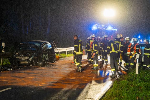 Zwei Pkw frontal kollidiert Beide Fahrer schwer verletzt Am 01.10.2026 kollidierten gegen 18:30 Uhr auf der L3408 zwischen Löhrbach und Birkenau zwei Pkw frontal. Beide Fahrzeugführer wurden schwer verletzt und nach der medizinischen Erstversorgung in ein Krankenhaus gebracht. Ein Rettungshubschrauber war an der Unfallstelle im Einsatz. Für die Rettungs- und Bergungsarbeiten wurde die L3408 vollständig gesperrt. Birkenau L 3408 Hessen Deutschland