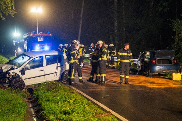 Zwei Pkw frontal kollidiert Beide Fahrer schwer verletzt Am 01.10.2026 kollidierten gegen 18:30 Uhr auf der L3408 zwischen Löhrbach und Birkenau zwei Pkw frontal. Beide Fahrzeugführer wurden schwer verletzt und nach der medizinischen Erstversorgung in ein Krankenhaus gebracht. Ein Rettungshubschrauber war an der Unfallstelle im Einsatz. Für die Rettungs- und Bergungsarbeiten wurde die L3408 vollständig gesperrt. Birkenau L 3408 Hessen Deutschland