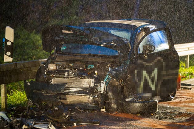 Zwei Pkw frontal kollidiert Beide Fahrer schwer verletzt Am 01.10.2026 kollidierten gegen 18:30 Uhr auf der L3408 zwischen Löhrbach und Birkenau zwei Pkw frontal. Beide Fahrzeugführer wurden schwer verletzt und nach der medizinischen Erstversorgung in ein Krankenhaus gebracht. Ein Rettungshubschrauber war an der Unfallstelle im Einsatz. Für die Rettungs- und Bergungsarbeiten wurde die L3408 vollständig gesperrt. Birkenau L 3408 Hessen Deutschland