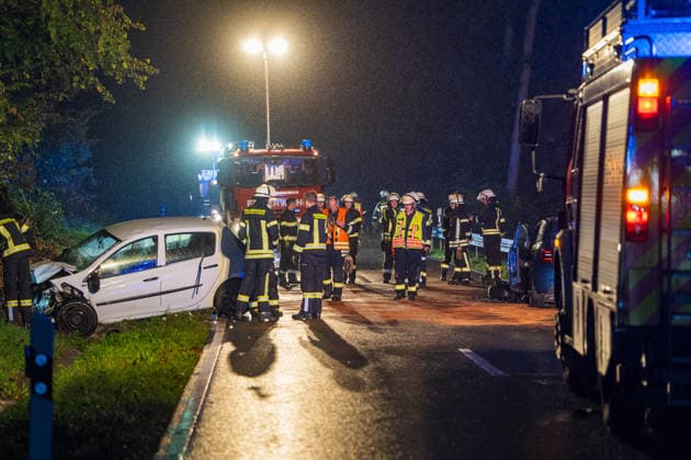 Zwei Pkw frontal kollidiert Beide Fahrer schwer verletzt Am 01.10.2026 kollidierten gegen 18:30 Uhr auf der L3408 zwischen Löhrbach und Birkenau zwei Pkw frontal. Beide Fahrzeugführer wurden schwer verletzt und nach der medizinischen Erstversorgung in ein Krankenhaus gebracht. Ein Rettungshubschrauber war an der Unfallstelle im Einsatz. Für die Rettungs- und Bergungsarbeiten wurde die L3408 vollständig gesperrt. Birkenau L 3408 Hessen Deutschland