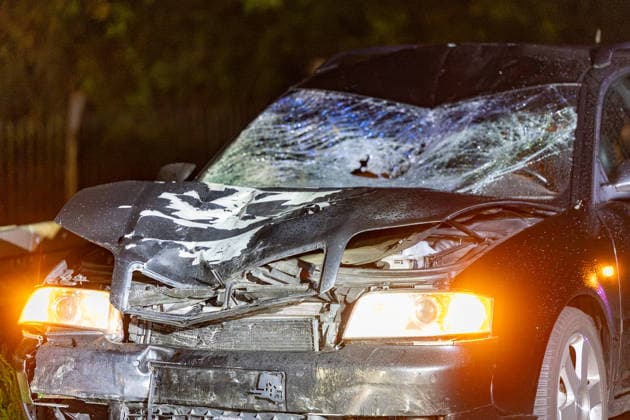 Fahrradfahrer auf Autobahn von PKW erfasst und tödlich verletzt 14 Fahrzeuge beteiligt Am 02.10.2026 kam es in der Nacht auf der A 66 zwischen Wallau und dem Wiesbadener Kreuz zu einem tödlichen Unfall. Ein Fahrradfahrer wurde von einem Pkw frontal erfasst und verstarb an der Unfallstelle. 14 Fahrzeuge waren in den Unfall verwickelt, die Autobahn blieb für die Unfallaufnahme bis tief in die Nacht voll gesperrt. Die Staatsanwaltschaft ermitteln den Unfallhergang durch einen Sachverständigen. Hofheim A 66 Hessen Deutschland