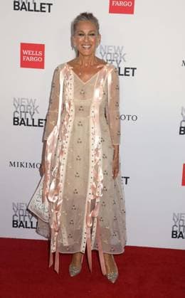 October 1, 2026, New York, New York, USA: Actor SARAH JESSICA PARKERÃäwearing a dress designed by Simone Rocha, seen during the red carpet arrivals for the New York City Fall Ballet Fall 2026 Gala held at the David Koch Theater at Lincoln Center. New York USA  - ZUMAk03_ 20261001_zaf_k03_078 Copyright: xNancyxKaszermanx