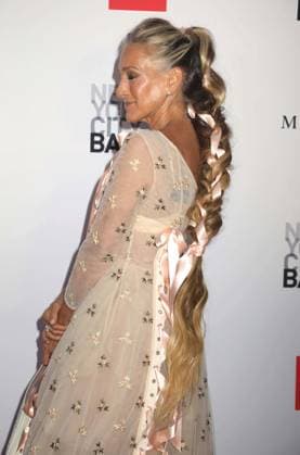 October 1, 2026, New York, New York, USA: Actor SARAH JESSICA PARKERÃäwearing a dress designed by Simone Rocha, seen during the red carpet arrivals for the New York City Fall Ballet Fall 2026 Gala held at the David Koch Theater at Lincoln Center. New York USA  - ZUMAk03_ 20261001_zaf_k03_069 Copyright: xNancyxKaszermanx