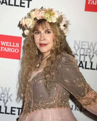 October 1, 2026, New York, New York, USA: Singer from rock band Fleetwood Mac, STEVIE NICKS wearing a dress by Mikimoto seen during the red carpet arrivals for the New York City Fall Ballet Fall 2026 Gala held at the David Koch Theater at Lincoln Center. New York USA  - ZUMAk03_ 20261001_zaf_k03_093 Copyright: xNancyxKaszermanx