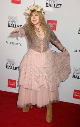 October 1, 2026, New York, New York, USA: Singer from rock band Fleetwood Mac, STEVIE NICKS wearing a dress by Mikimoto seen during the red carpet arrivals for the New York City Fall Ballet Fall 2026 Gala held at the David Koch Theater at Lincoln Center. New York USA  - ZUMAk03_ 20261001_zaf_k03_097 Copyright: xNancyxKaszermanx