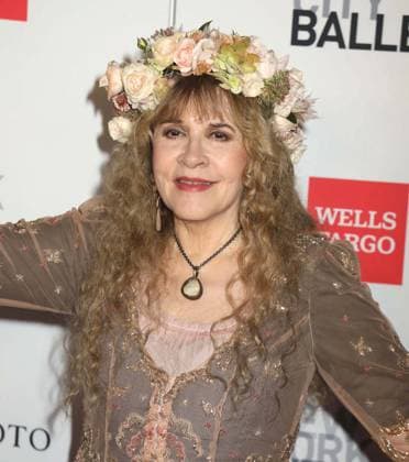 October 1, 2026, New York, New York, USA: Singer from rock band Fleetwood Mac, STEVIE NICKS wearing a dress by Mikimoto seen during the red carpet arrivals for the New York City Fall Ballet Fall 2026 Gala held at the David Koch Theater at Lincoln Center. New York USA  - ZUMAk03_ 20261001_zaf_k03_104 Copyright: xNancyxKaszermanx