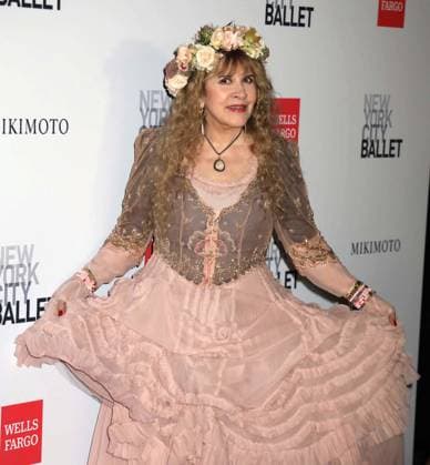 October 1, 2026, New York, New York, USA: Singer from rock band Fleetwood Mac, STEVIE NICKS wearing a dress by Mikimoto seen during the red carpet arrivals for the New York City Fall Ballet Fall 2026 Gala held at the David Koch Theater at Lincoln Center. New York USA  - ZUMAk03_ 20261001_zaf_k03_085 Copyright: xNancyxKaszermanx