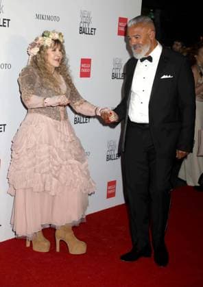 October 1, 2026, New York, New York, USA: Singer from rock band Fleetwood Mac, STEVIE NICKS wearing a dress by Mikimoto seen during the red carpet arrivals for the New York City Fall Ballet Fall 2026 Gala held at the David Koch Theater at Lincoln Center. New York USA  - ZUMAk03_ 20261001_zaf_k03_088 Copyright: xNancyxKaszermanx