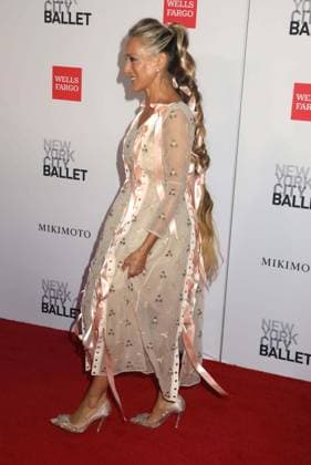 October 1, 2026, New York, New York, USA: Actor SARAH JESSICA PARKERÃäwearing a dress designed by Simone Rocha, seen during the red carpet arrivals for the New York City Fall Ballet Fall 2026 Gala held at the David Koch Theater at Lincoln Center. New York USA  - ZUMAk03_ 20261001_zaf_k03_081 Copyright: xNancyxKaszermanx