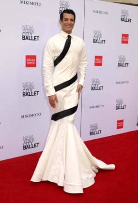 October 1, 2026, New York, New York, USA: Dancer GILBERT BOLDEN III seen during the red carpet arrivals for the New York City Fall Ballet Fall 2026 Gala held at the David Koch Theater at Lincoln Center. New York USA  - ZUMAk03_ 20261001_zaf_k03_004 Copyright: xNancyxKaszermanx