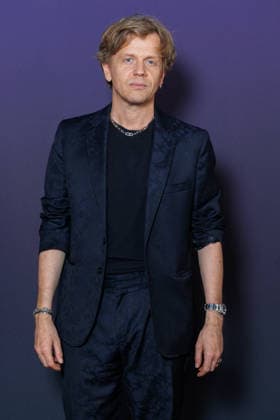 Messika Spring Summer 2027 Fashion Show During Paris Fashion Week: Celebrity Arrivals—Alex Lutz, 460109, October 1, 2026, Paris, France  Copyright: xSebastienxFremontx xStarfacex STAR_460109_115