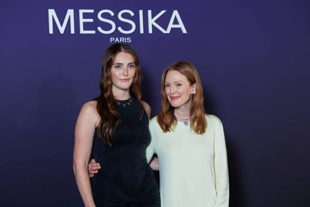 Messika Spring Summer 2027 Fashion Show During Paris Fashion Week: Celebrity Arrivals—Julianne Moore, 460109, October 1, 2026, Paris, France  Copyright: xSebastienxFremontx xStarfacex STAR_460109_146