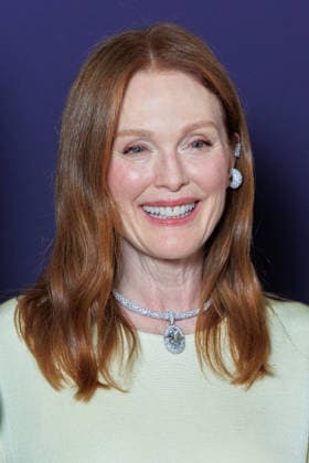Messika Spring Summer 2027 Fashion Show During Paris Fashion Week: Celebrity Arrivals—Julianne Moore, 460109, October 1, 2026, Paris, France  Copyright: xSebastienxFremontx xStarfacex STAR_460109_148