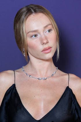 Messika Spring Summer 2027 Fashion Show during Paris Fashion Week: Celebrity Arrivals—Ester Exposito, 460109, October 1, 2026, Paris, France  Copyright: xSebastienxFremontx xStarfacex STAR_460109_163