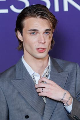 Messika Spring Summer 2027 Fashion Show During Paris Fashion Week: Celebrity Arrivals Nils Kusel 460109 October 1, 2026 Paris, France  Copyright: xSebastienxFremontx xStarfacex STAR_460109_292