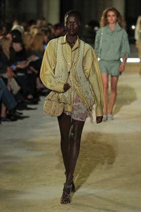 PFW - Isabel Marant Runway A model walks the runway during the Balmain Womenswear Spring Summer 2027 show as part of Paris Fashion Week on September 30, 2026 in Paris, France. Photo by Alain-Gil Gonzalez ABACAPRESS.COM Paris France  Copyright: xGonzalezxAlain-Gil ABACAx