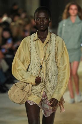 PFW - Isabel Marant Runway A model walks the runway during the Balmain Womenswear Spring Summer 2027 show as part of Paris Fashion Week on September 30, 2026 in Paris, France. Photo by Alain-Gil Gonzalez ABACAPRESS.COM Paris France  Copyright: xGonzalezxAlain-Gil ABACAx