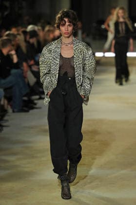 PFW - Isabel Marant Runway A model walks the runway during the Balmain Womenswear Spring Summer 2027 show as part of Paris Fashion Week on September 30, 2026 in Paris, France. Photo by Alain-Gil Gonzalez ABACAPRESS.COM Paris France  Copyright: xGonzalezxAlain-Gil ABACAx