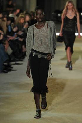 PFW - Isabel Marant Runway A model walks the runway during the Balmain Womenswear Spring Summer 2027 show as part of Paris Fashion Week on September 30, 2026 in Paris, France. Photo by Alain-Gil Gonzalez ABACAPRESS.COM Paris France  Copyright: xGonzalezxAlain-Gil ABACAx