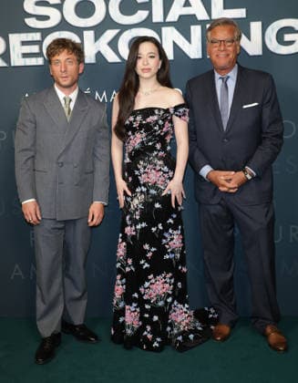 Jeremy Allen White, Mikey Madison, and Aaron Sorkin Premiere of the film *The Social Reckoning* at the Pathé Palace cinema in Paris on October 1, 2026 Coadic Guirec Bestimage Premiere of the film *The Social Reckoning* at the Pathé Palace cinema in Paris on October 1, 2026 Paris, France  Copyright: xCOADICxGUIRECx xBESTIMAGExCOADICxGUIRECx xBESTIMAGEx