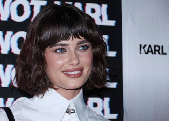 Taylor Hill at the Karl Lagerfeld: From Paris with Love event at the Karl Lagerfeld Boutique in Paris on October 1, 2026. KARL LAGERFELD celebrates its Fall Winter 2026 campaign with Paris Hilton, Kit Butler, and NOT KARL, the newest addition to the House’s universe. For this private event in Saint-Germain-des-Prés, Paris Hilton will join NOT KARL to mark this new chapter—an immersive experience in the world of KARL LAGERFELD, blending fashion, creativity, and the House’s heritage. Denis Guignebourg Bestimage The Karl Lagerfeld x Paris Hilton party during Paris RTW Spring Summer 2027 Fashion Week on October 1, 2026, in Paris, France. Paris, France  Copyright: xDenisxGuignebourgx xBestimagexDenisxGuignebourgx xBestimagex