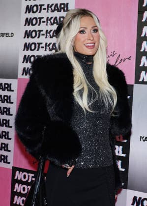 Paris Hilton at the Karl Lagerfeld: From Paris with Love event at the Karl Lagerfeld Boutique in Paris on October 1, 2026. KARL LAGERFELD celebrates its Fall Winter 2026 campaign with Paris Hilton, Kit Butler, and NOT KARL, a new member of the brand’s universe. For this private event in Saint-Germain-des-Prés, Paris Hilton will be joined by NOT KARL to mark this new chapter—an immersive experience in the world of KARL LAGERFELD, blending fashion, creativity, and the House’s heritage. Denis Guignebourg Bestimage The Karl Lagerfeld x Paris Hilton party during Paris RTW Spring Summer 2027 Fashion Week on October 1, 2026, in Paris, France. Paris, France Copyright: xDenisxGuignebourgx xBestimagexDenisxGuignebourgx xBestimagex