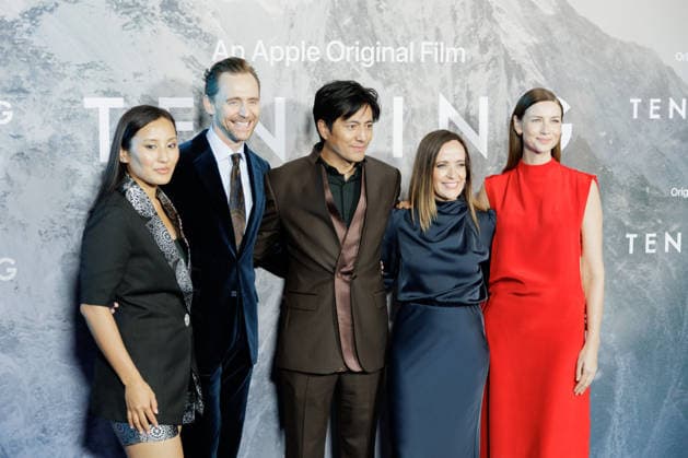 Thinley Lhamo, Tom Hiddleston, Genden Phuntsok, Jennifer Peedom and Caitriona Balfe attend the Tenzing London Gala Screening at Curzon Mayfair in London, UK on 1 October 2026. Copyright: xRyoheyxNakayama Famousx Tenzing_LondonGalaScreening_CurzonMayfair_London_20261001_RyoheyNakayama_00153