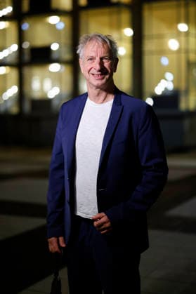 Komiker Ingolf Lück bei der Community-Einweihung des Dirk-Bach-Platz neben der Oper in Köln. Köln, 01.10.2026 NRW Deutschland Copyright: xChristophxHardtx